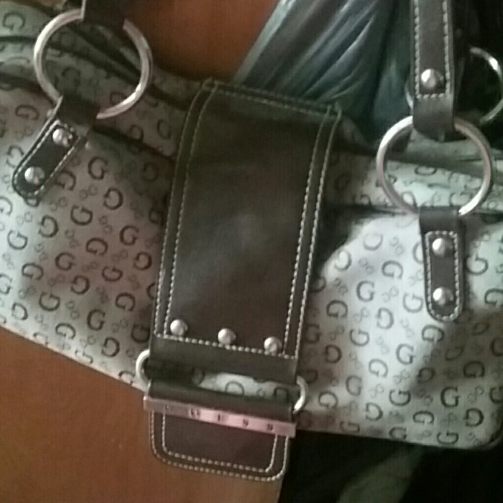 Guess Pocket book